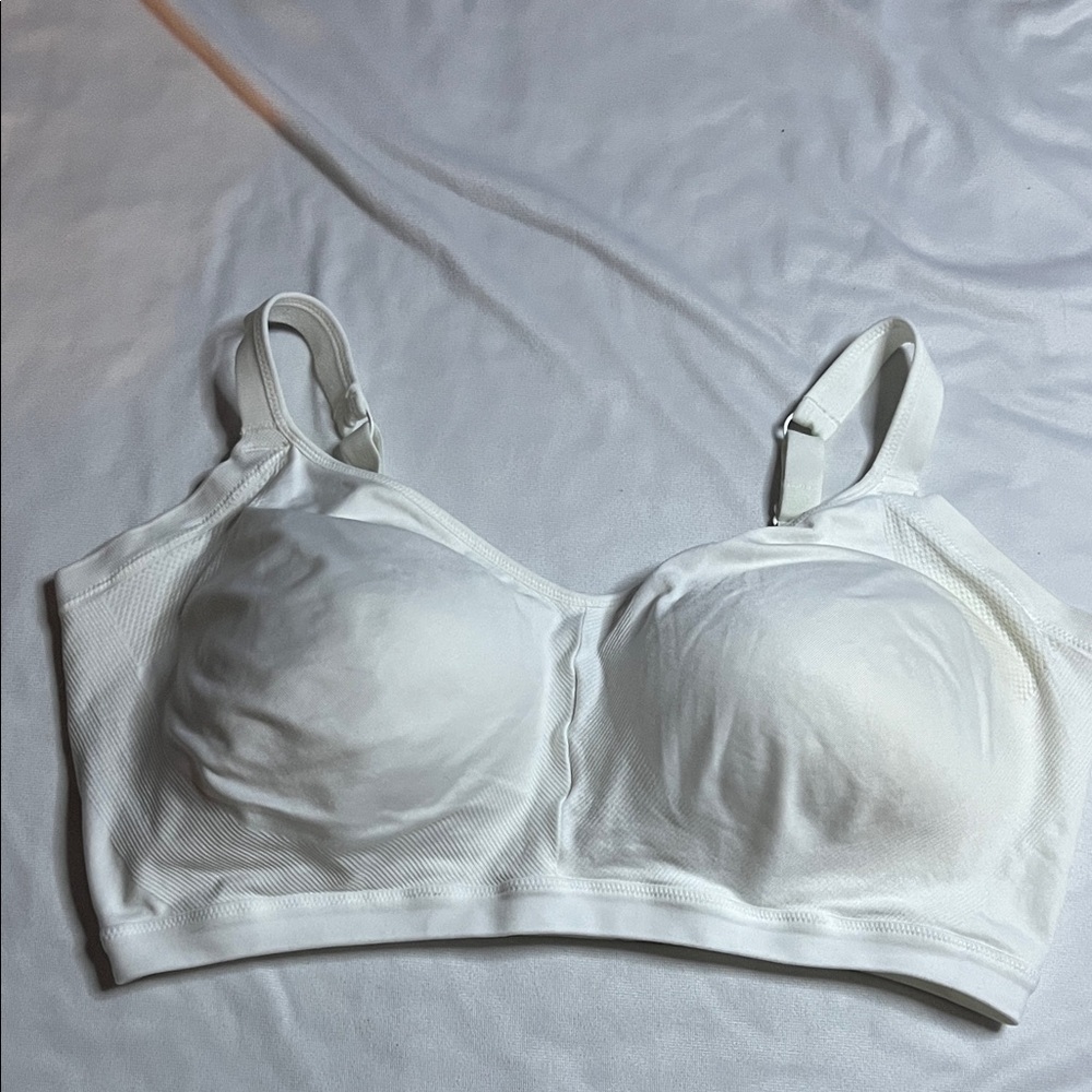 Warner’s White Bra